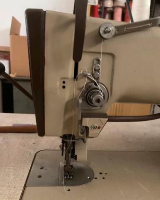Macchina da cucire professionale