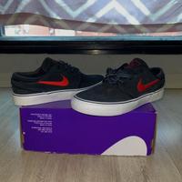 Nike SB Zoom Janoski OG+ black and red