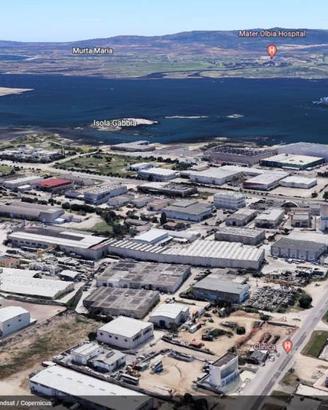 Imponente capannone nella zona industriale a Olbia