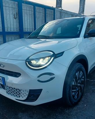 Fiat 600 Hybrid 110 CV DCT KMO UFF. ITALIA