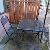 Set tavolo e sedie in metallo 