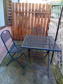 Set tavolo e sedie in metallo 