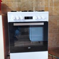 Cucina a gas con forno elettrico BEKO