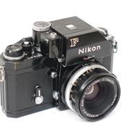 Nikon F Ftn nera con obiettivi Nikkor ed accessori