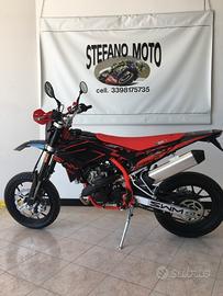 SWM SM 125R - MOTARD E5+ MY25 Nero Rosso
