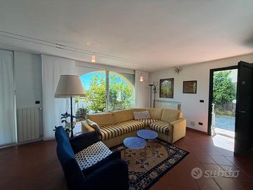 Boissano si propone quadrilocale con vista mare