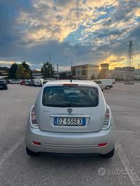  auto lancia Y