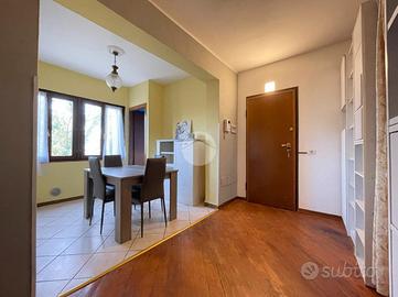 MONOLOCALE A TRAVAGLIATO