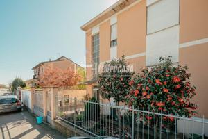 2 BILOCALI INDIPENDENTI CON BOX E CANTINA