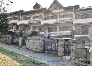 VILLA A SCHIERA A AVELLINO