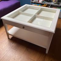 Tavolino bianco e vetro