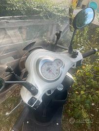 Yamaha D'elight 115 (2014) - Bianco con parabrezza