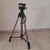 Cavalletto treppiede per fotocamere e videocamere