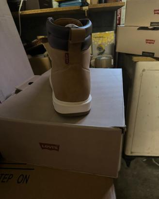 Scarpe levis