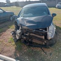 Kia rio incidentata 