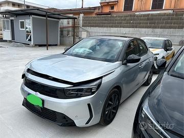 Opel Corsa 1.2 GS 2024 sinistrata incidentata