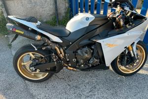 Yamaha r1 big bang