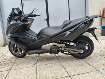 KYMCO AK 550