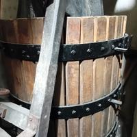 torchio con tappa bottiglie