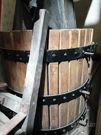 torchio con tappa bottiglie