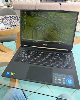 MSI Cyborg 15 AI A1VFK-095IT, 15,6 "