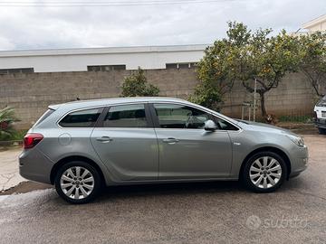 Opel Astra Sports Tourer Cosmo