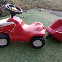 trattore rosso 