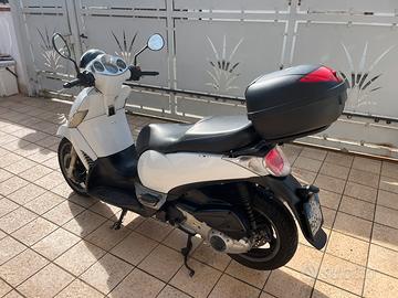 Aprilia Scarabeo 250