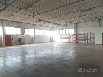 Capannone di ampi metratura