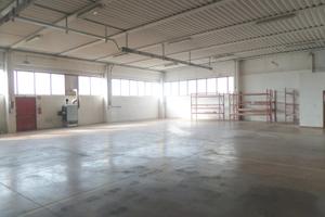 Capannone di ampi metratura