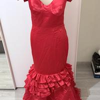 Abito lungo rosso elegante con volant