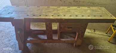 antico banco da lavoro per falegname 