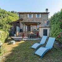 Casa immersa nella campagna di Lucca