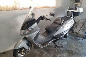 scooter an 400 Suzuki 