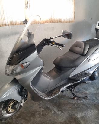 scooter an 400 Suzuki 