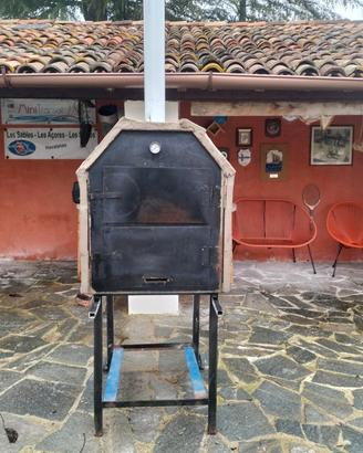 Forno a Legna Artigianale in Vero Refrattario 