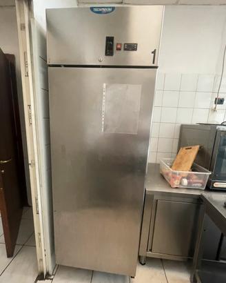 Frigo acciaio da riguardare
