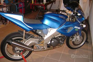 Yamaha SZR 660 - 1996 solo pista