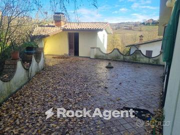 VILLA PANORAMICA CON GIARDINO E SPAZI PER VIVERE E