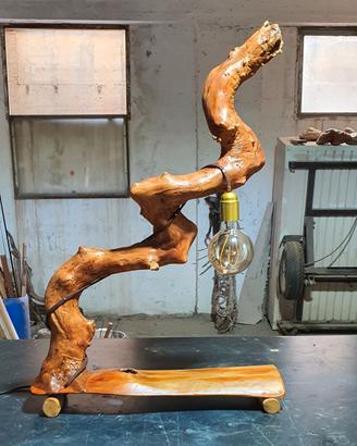 lampada in legno