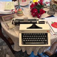 35 euro macchina scrivere, no olivetti olympia