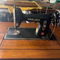 Macchina da cucire antica