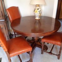 Tavolo rotondo con 4 sedie