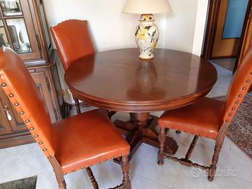 Tavolo rotondo con 4 sedie