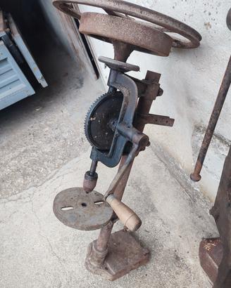 trapano a volano e morsa verticale epoca '800