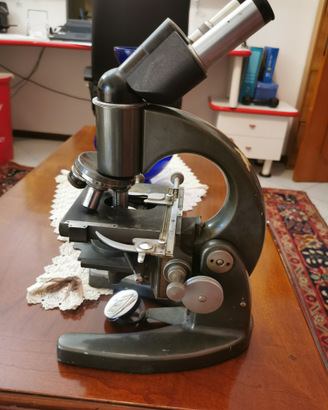 Microscopio anni 50