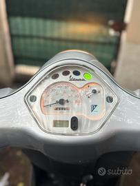 Piaggio Vespa 50 anno 2011
