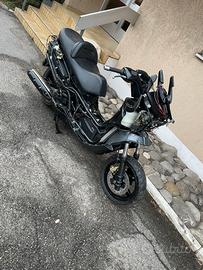 Piaggio X9 500 per pezzi di ricambio.