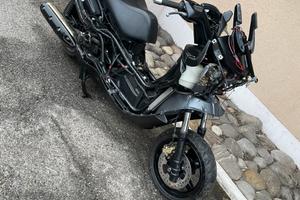 Piaggio X9 500 per pezzi di ricambio.