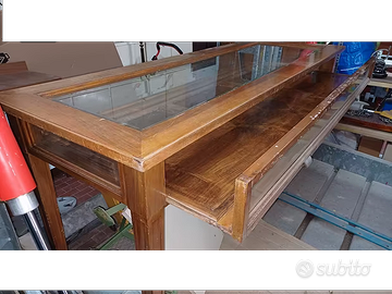 TAVOLO VETRINA  espositivo